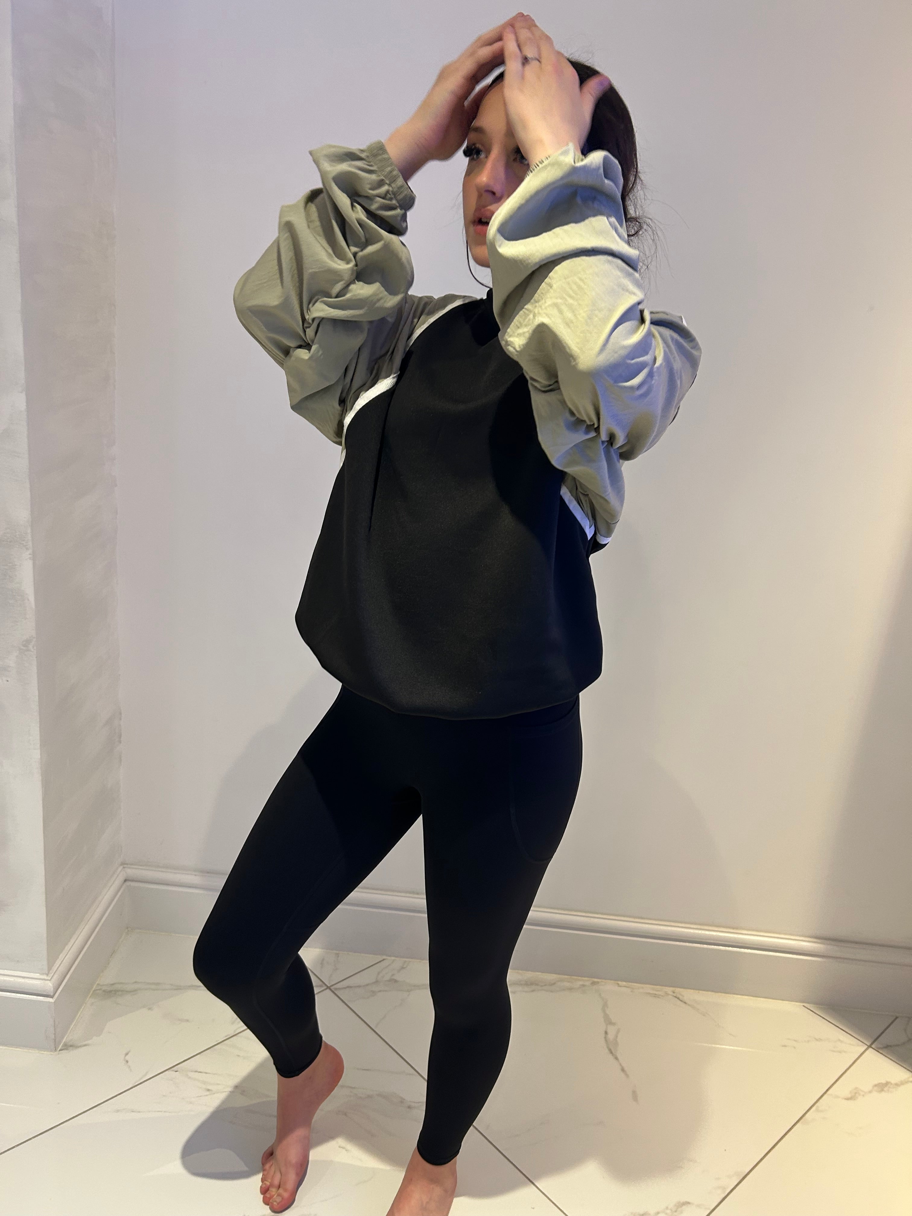 Gathered wind breaker sleeves jumper