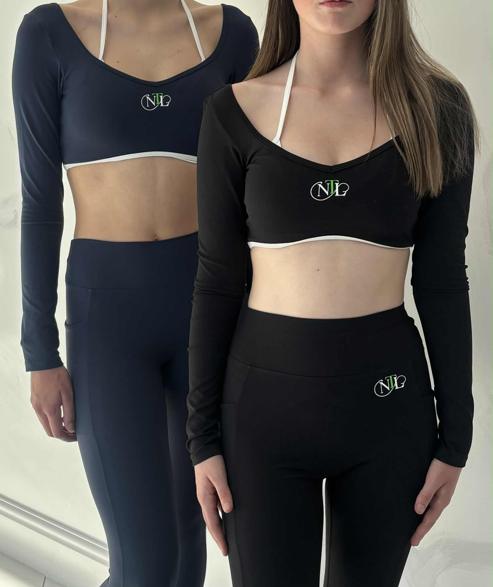 Long sleeve crop yoga suit