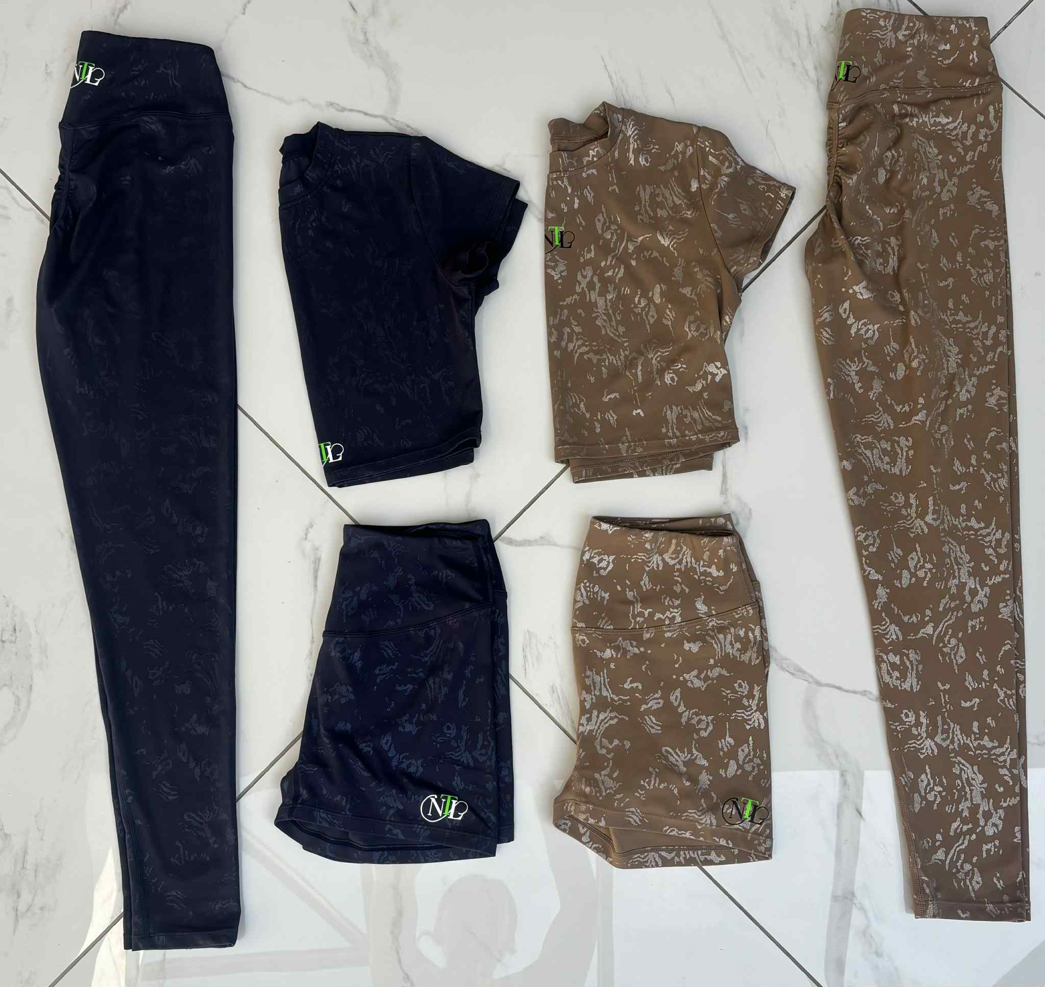 Embossed leggings