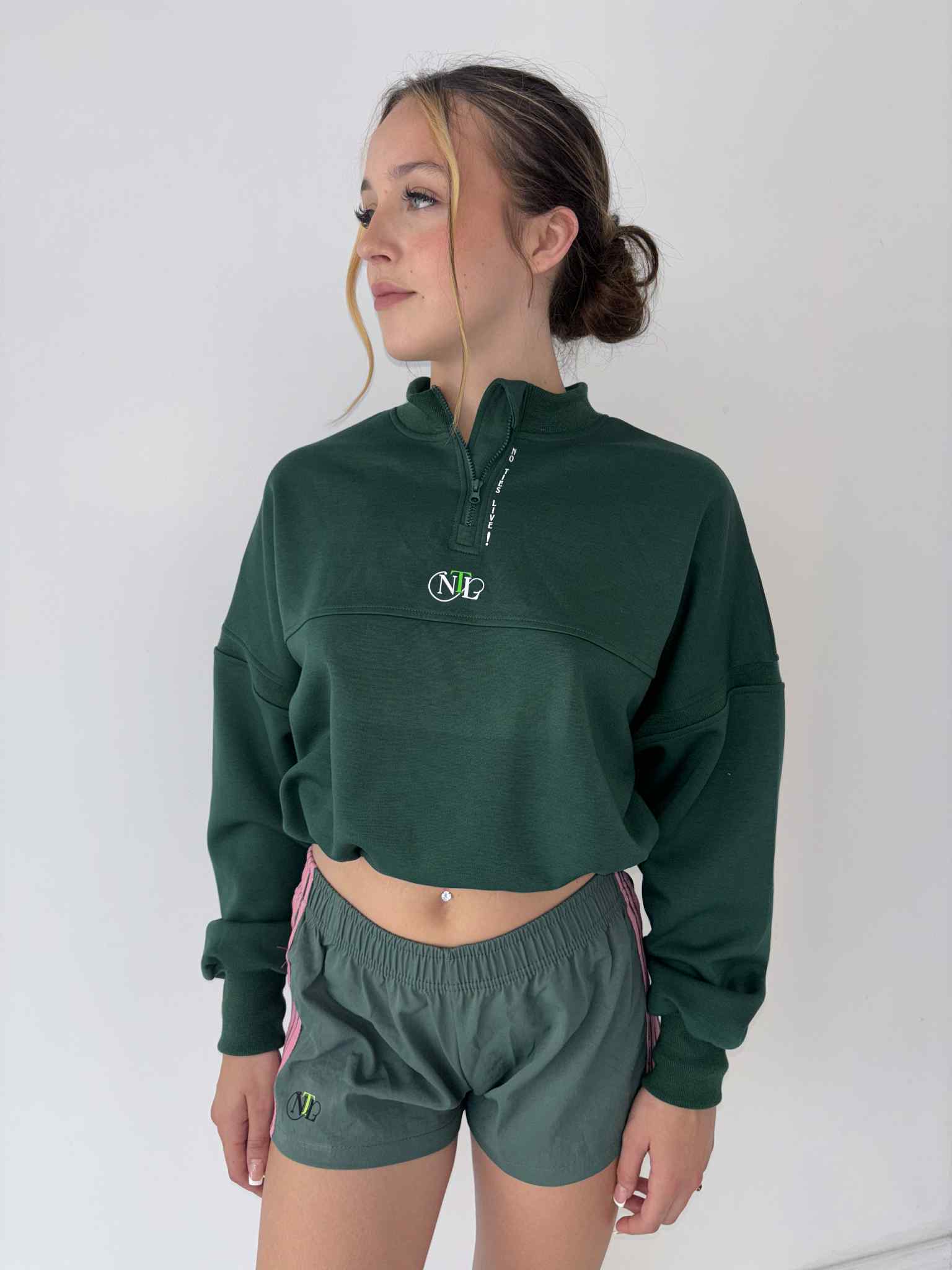 Half z wide shoulder jumper