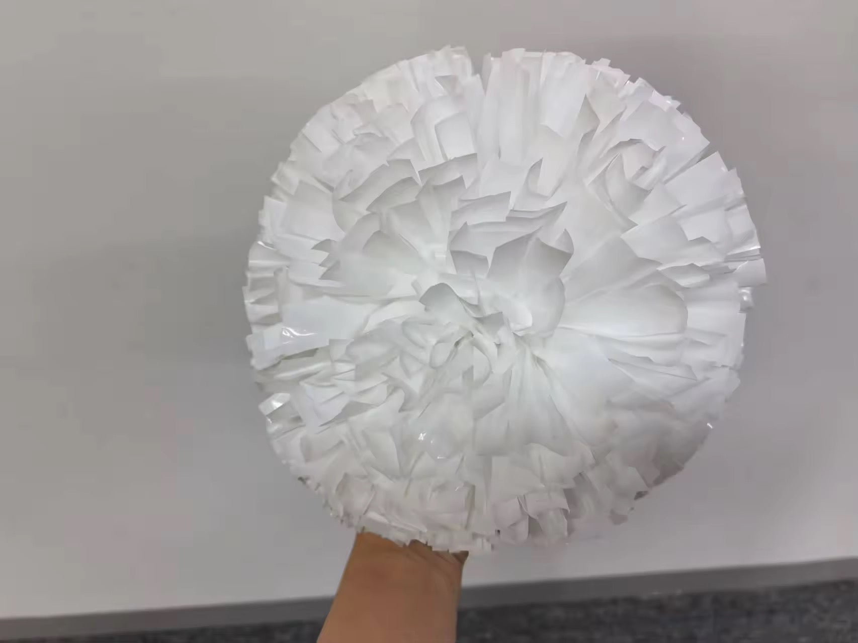 Winter white shakers / pom-poms