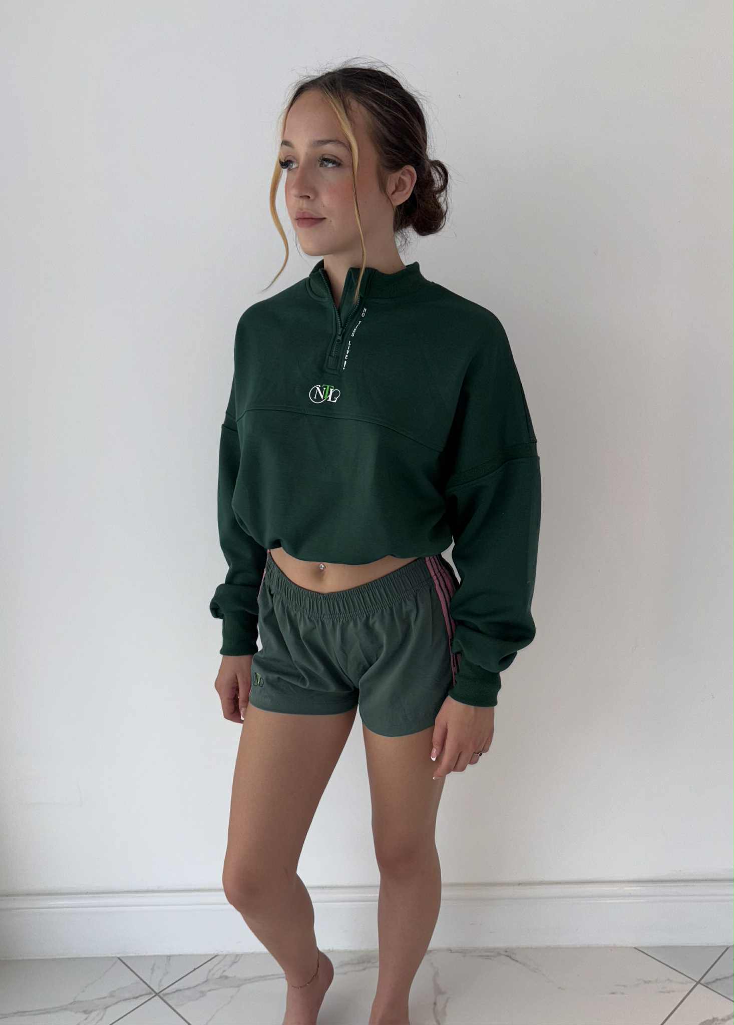 Half z wide shoulder jumper