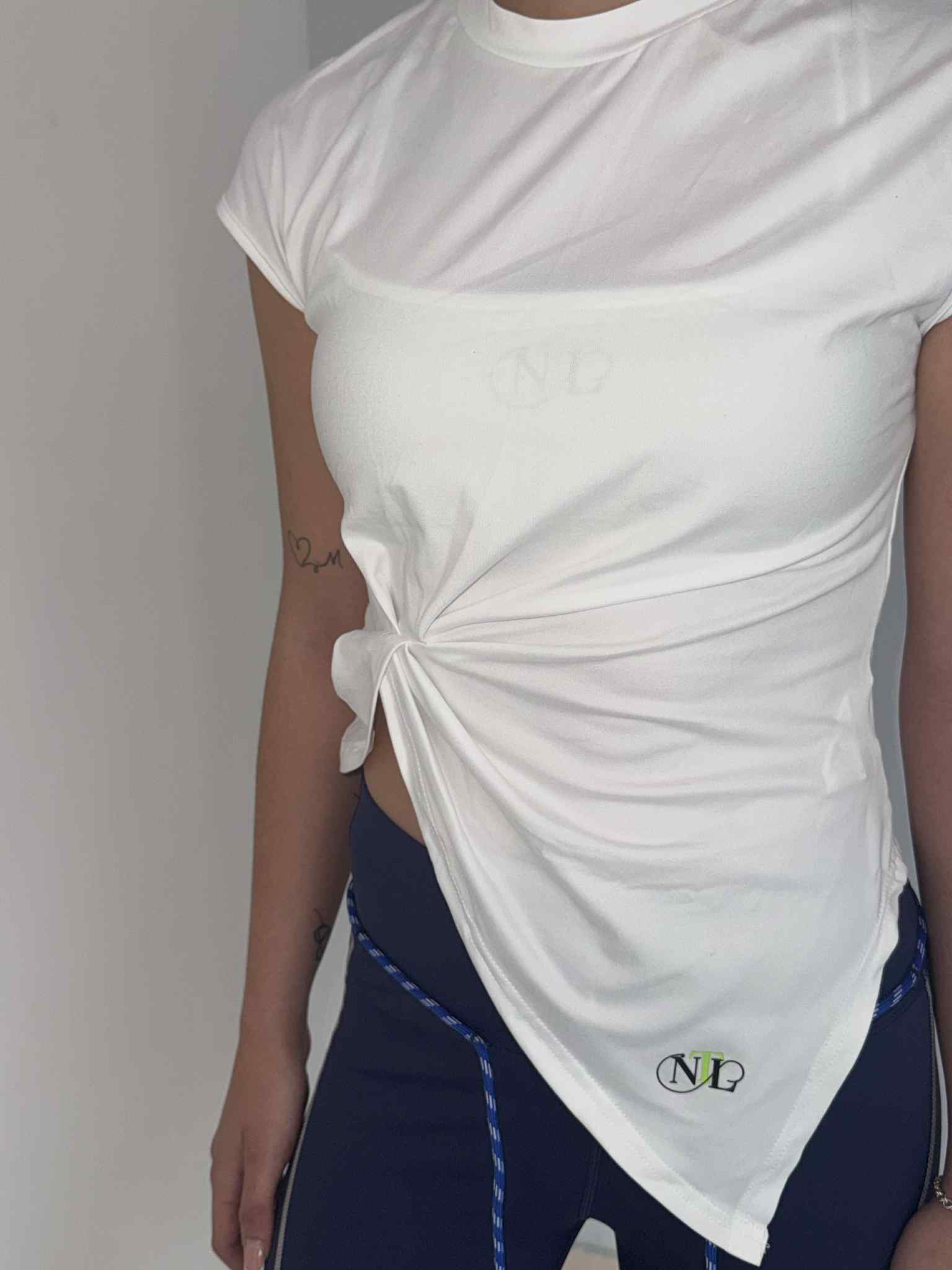 White knot tshirt
