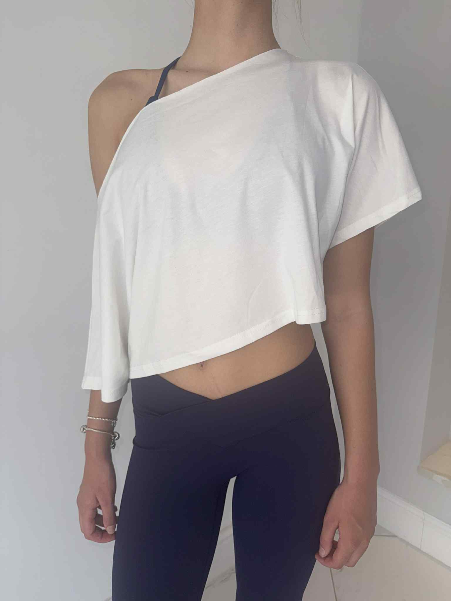 V cut high waisted flares