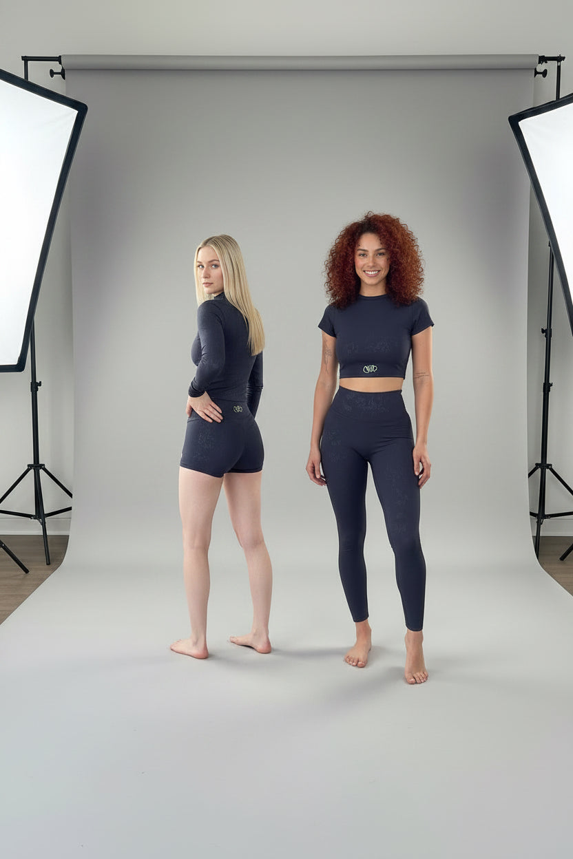 Embossed leggings