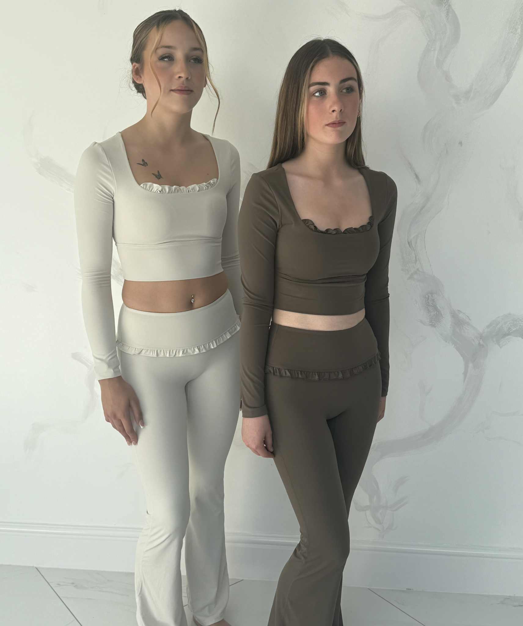 Hi waisted hip frill yoga set