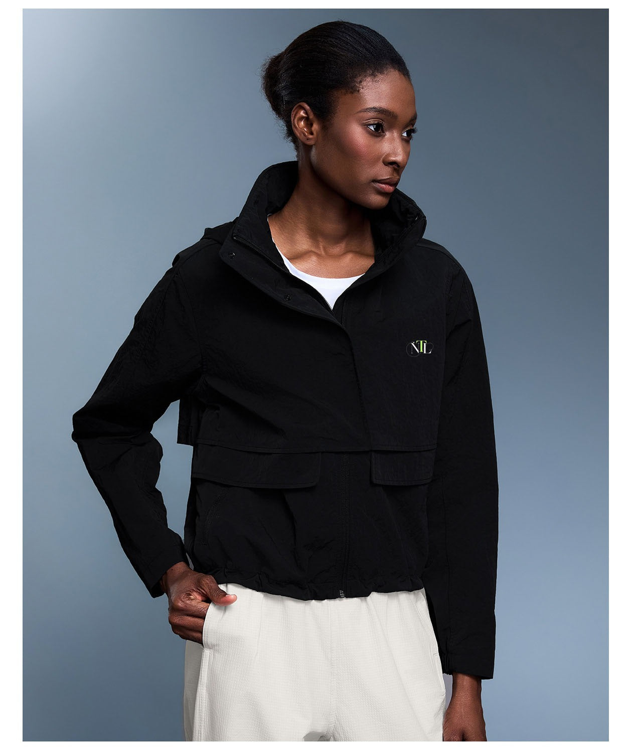 Double layered wind breaker jacket