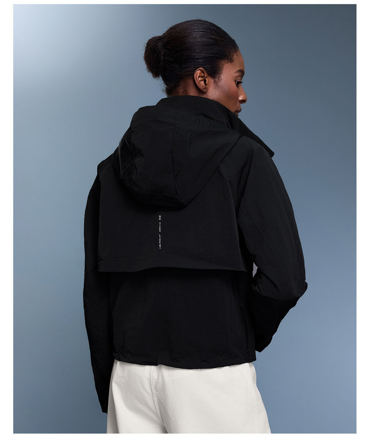 Double layered wind breaker jacket